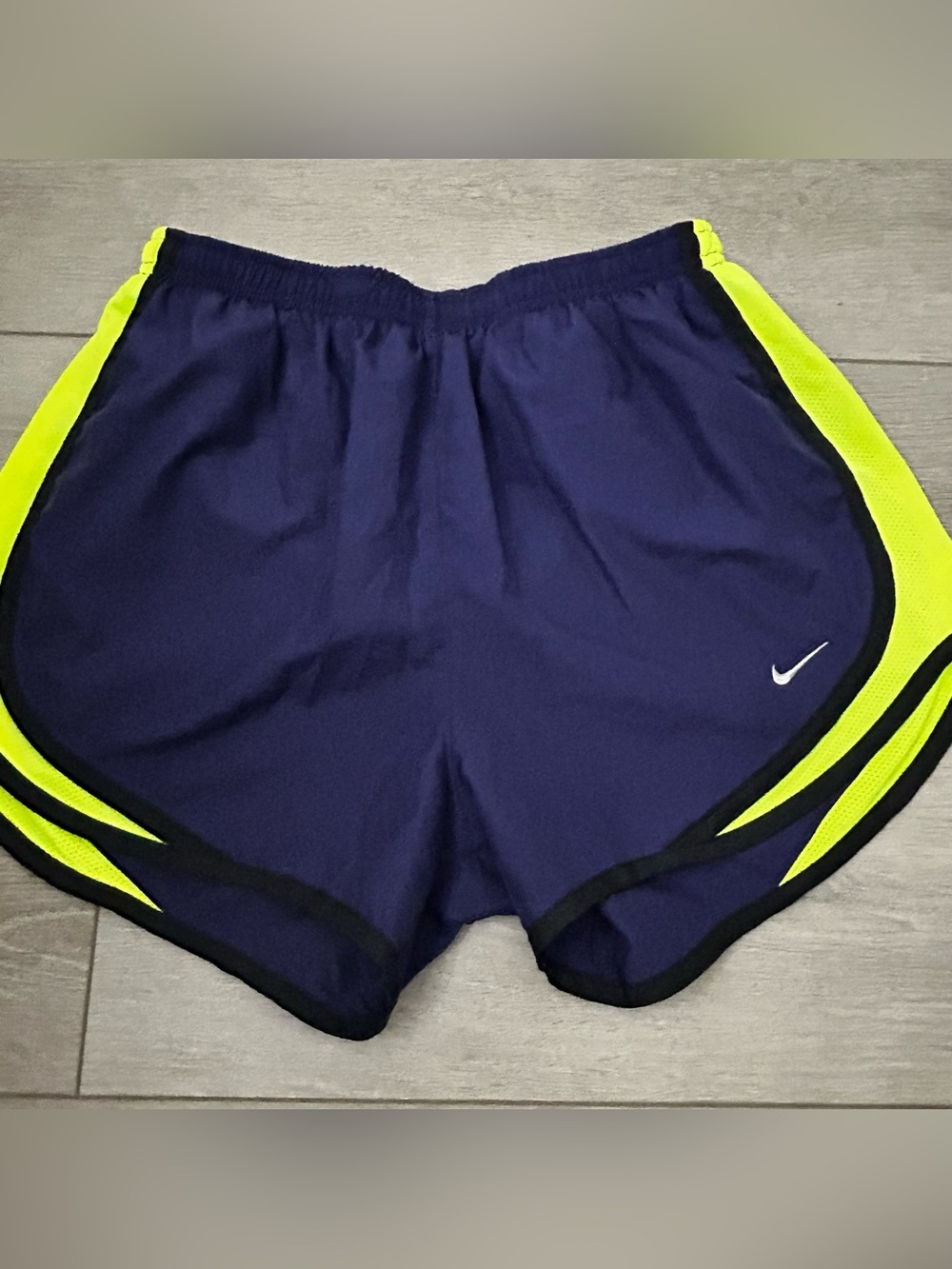 Nike Dri Fit Women’s Navy and Neon Yellow Running Shorts Size Small